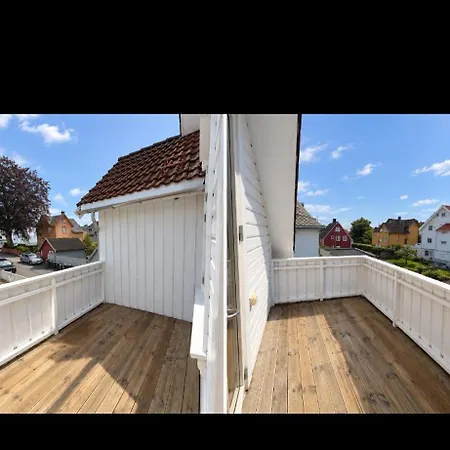 Spacious 3 Bedroom In Apartament Stavanger